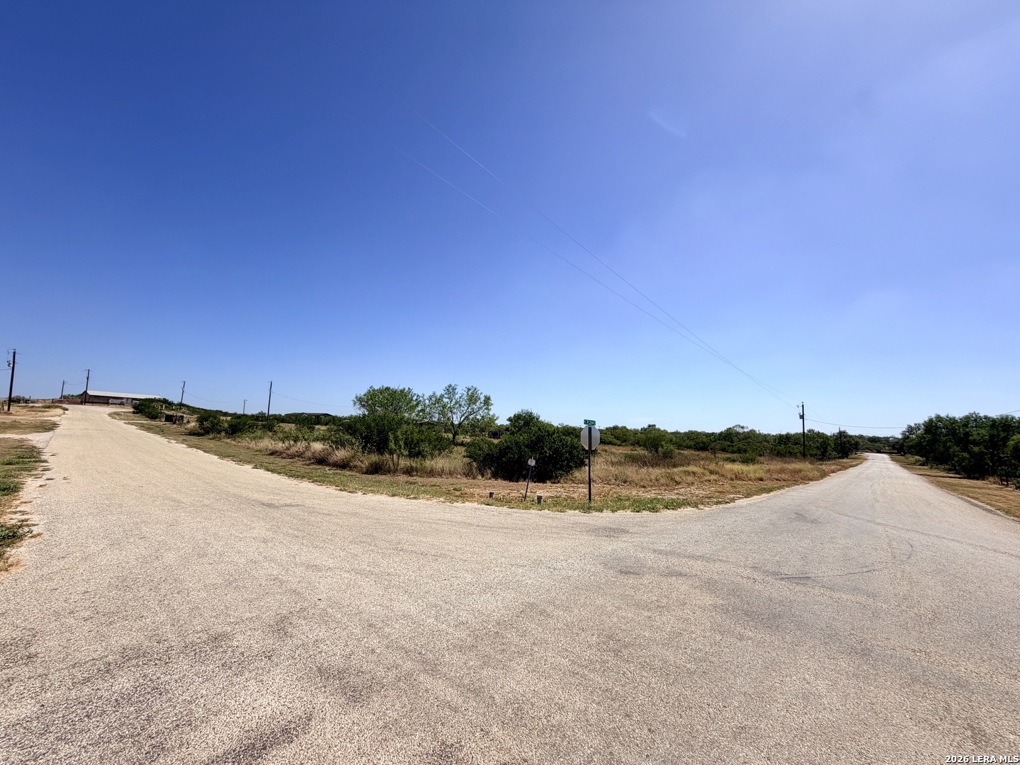 102 County Road 2665 Devine TX 78016