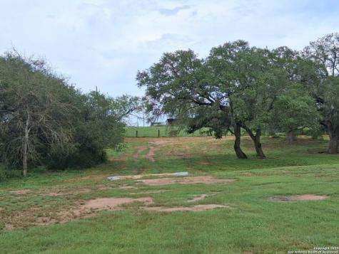 277 Nob Floresville TX 78114