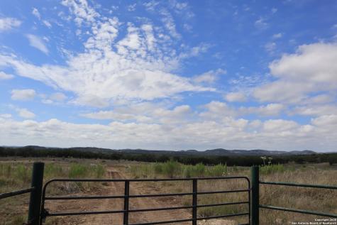 0 English Crossing Pipe Creek TX 78063