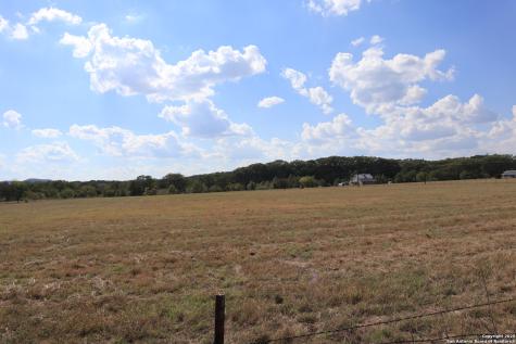 0 English Crossing Pipe Creek TX 78063