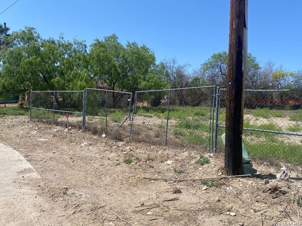 140 Balcones Boulevard Eagle Pass TX 78852