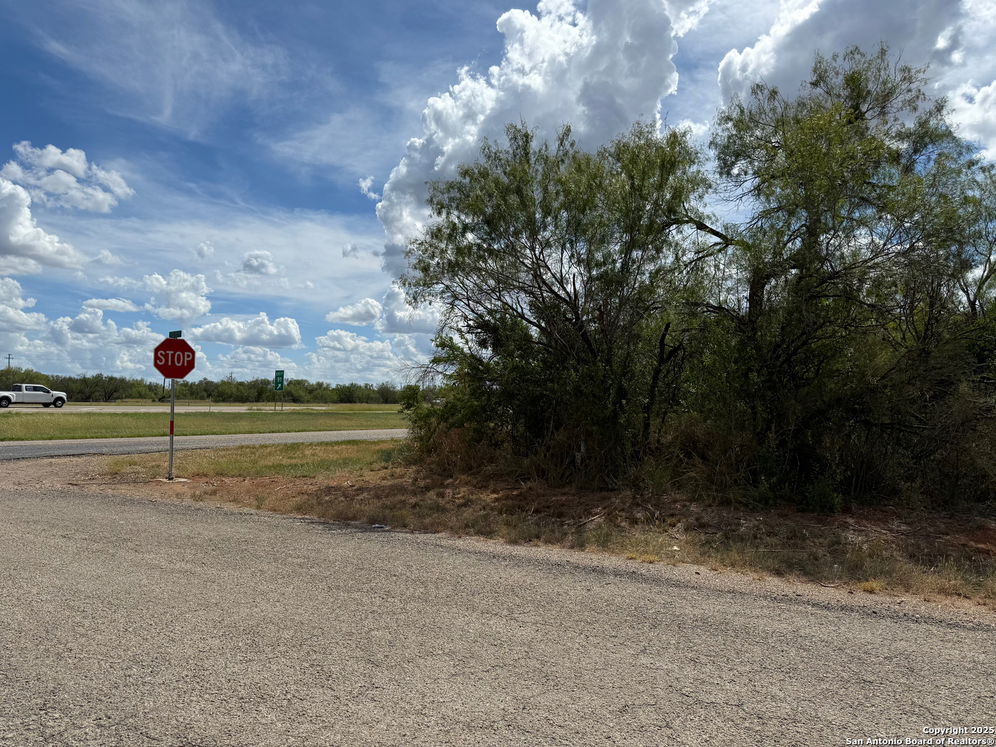 220 County Road 4401 Dilley TX 78017