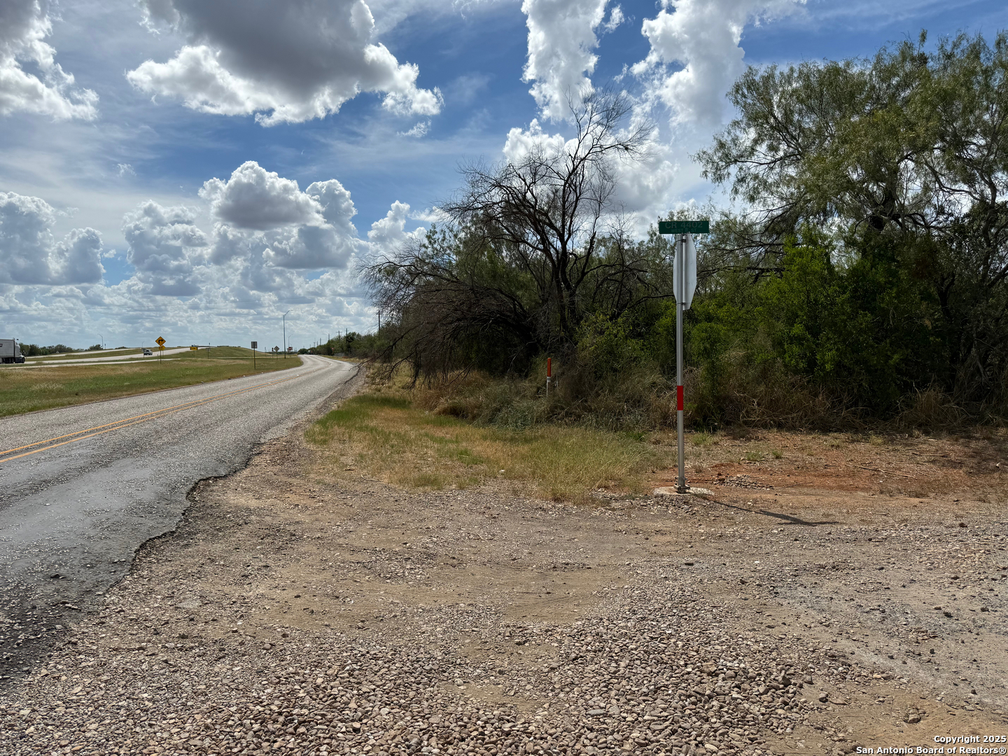 220 County Road 4401 Dilley TX 78017