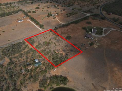 205 County Road 317 Charlotte TX 78011