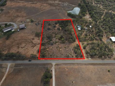 205 County Road 317 Charlotte TX 78011