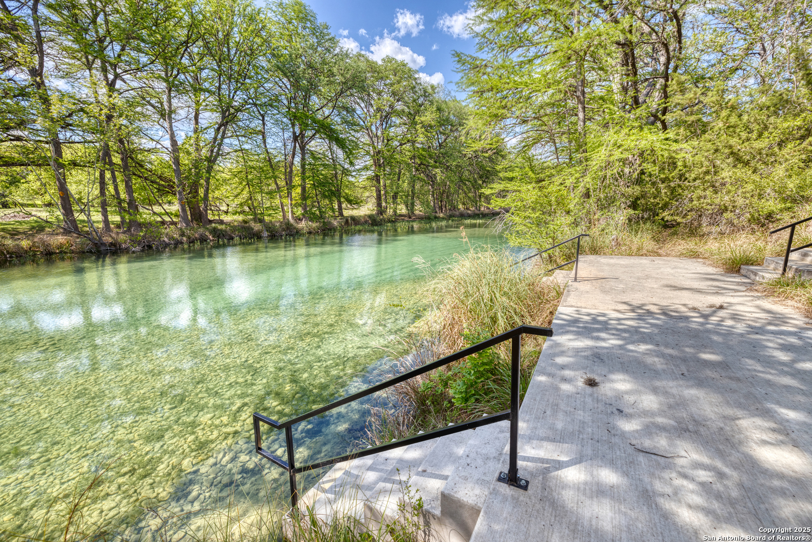405 Ridge Loop Rio Frio TX 78879
