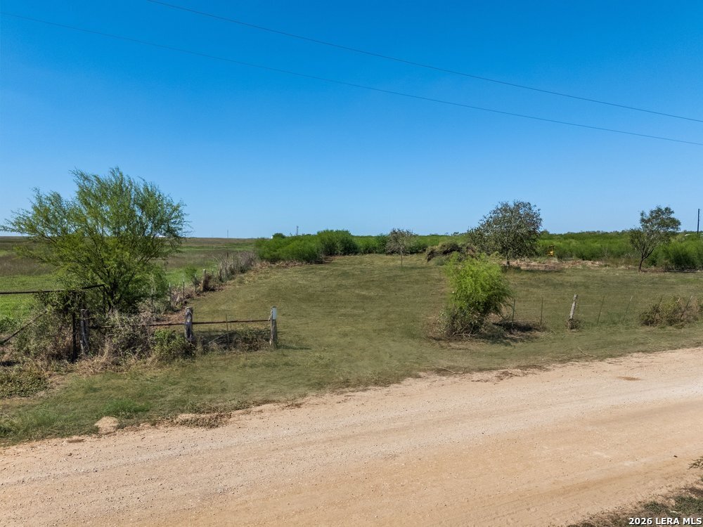 600 County Road 483 Nixon TX 78140