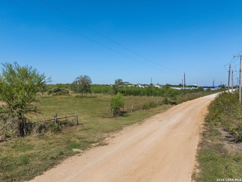 600 County Road 483 Nixon TX 78140