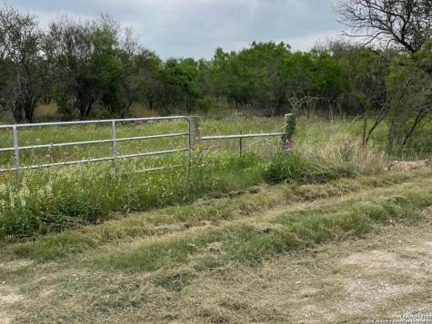 0000 Cr 327 Lot 8 Jourdanton TX 78026