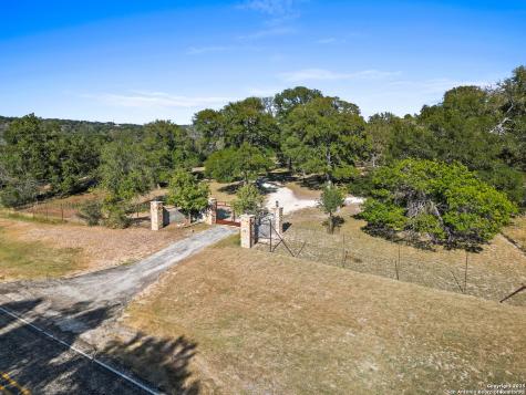 1719 Fm 1376 Sisterdale TX 78006