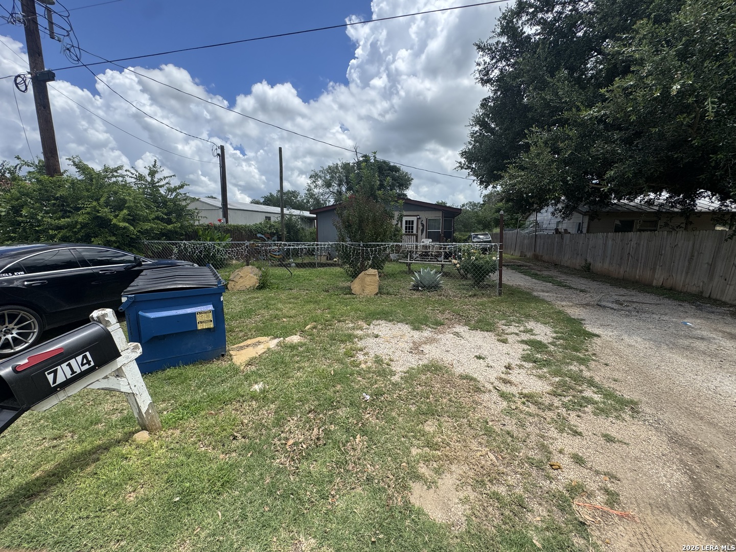 714 Hough Adkins TX 78101