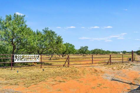 20757 N 83 Laredo TX 78045