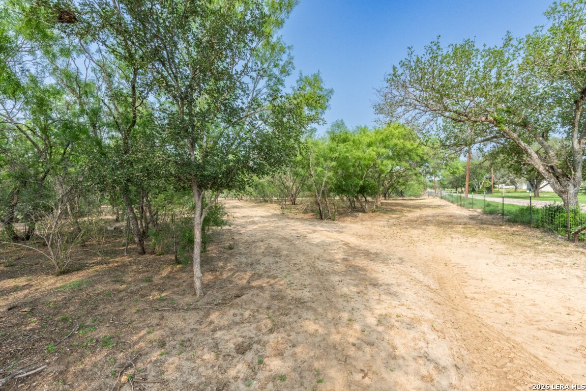 224 County Road 662 Devine TX 78016