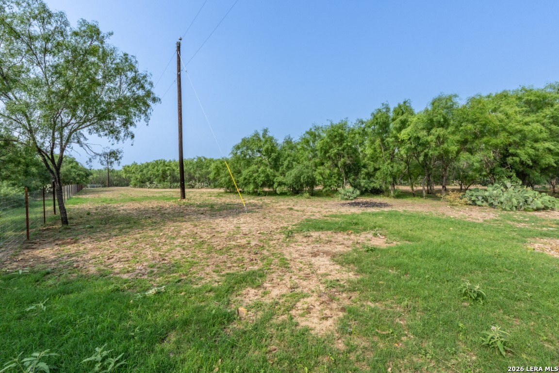 224 County Road 662 Devine TX 78016