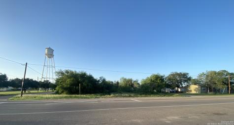 102 E Leona Dilley TX 78017