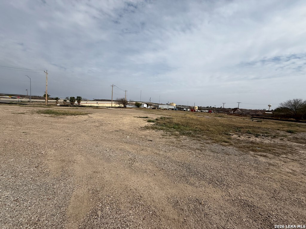 2961 N Veterans Eagle Pass TX 78852