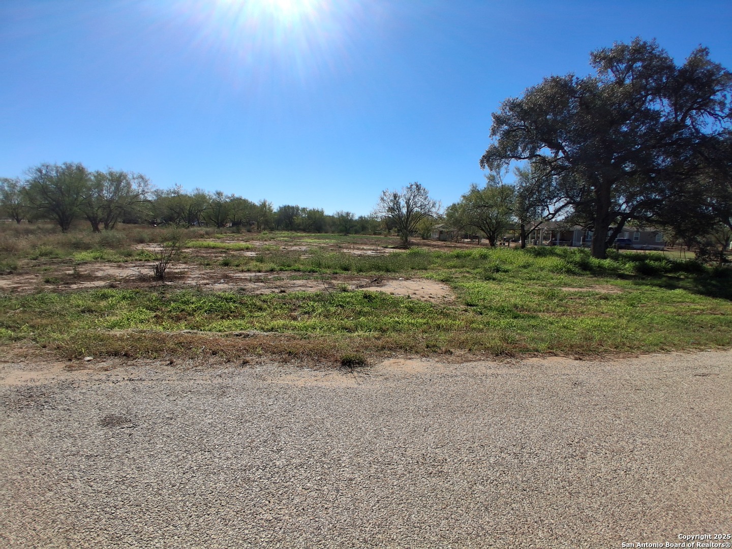 105 County Road 2671 Devine TX 78016