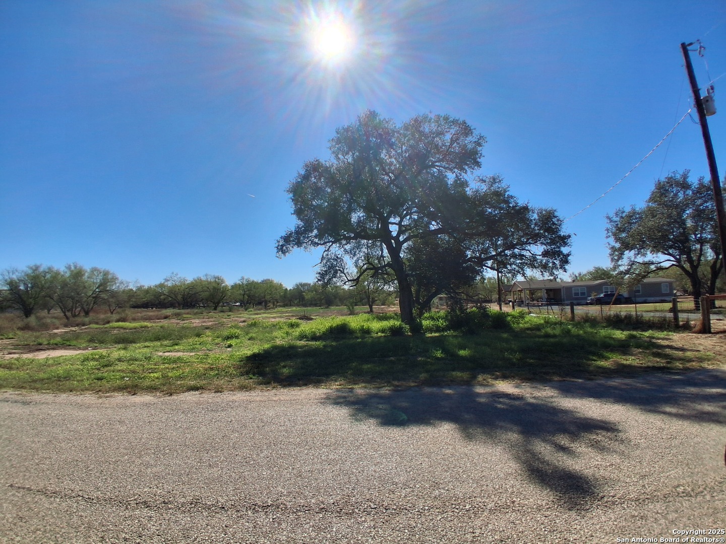 105 County Road 2671 Devine TX 78016