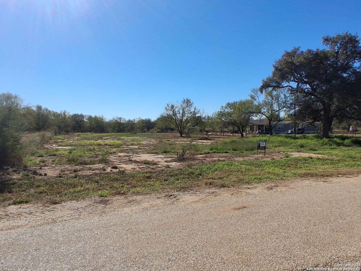 105 County Road 2671 Devine TX 78016