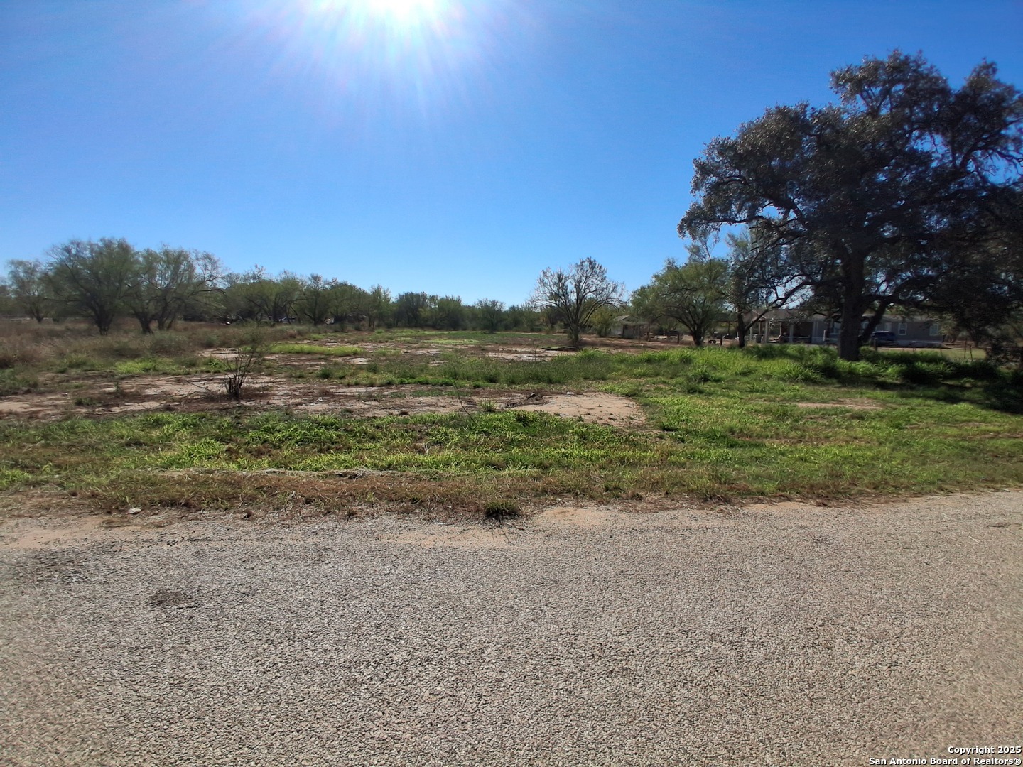 105 County Road 2671 Devine TX 78016