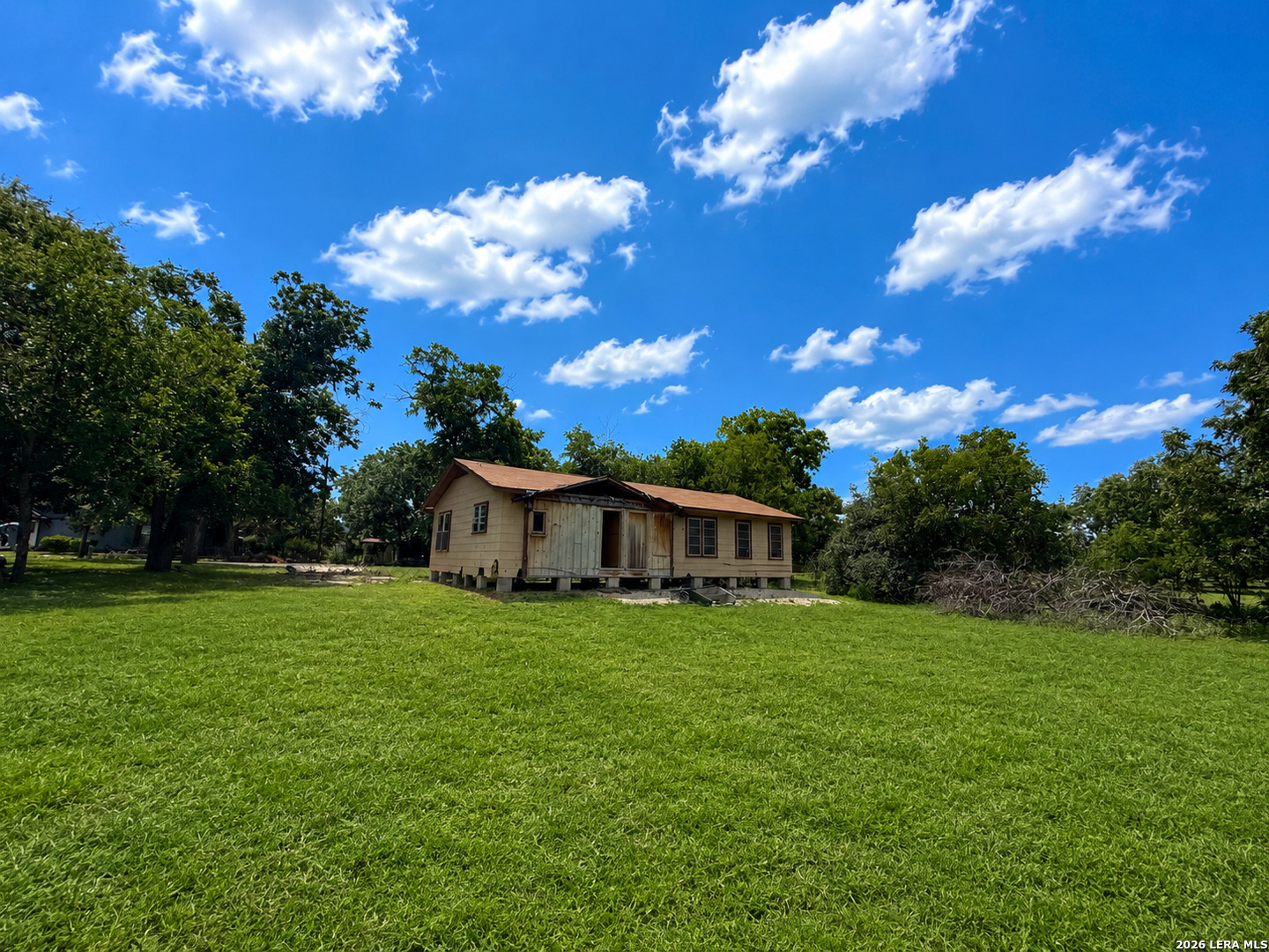 1201 Avenue J Hondo TX 78861