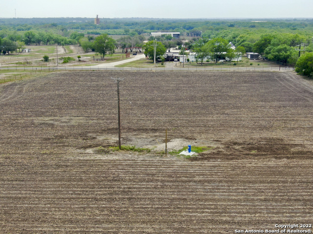 205 County Road 6715 Natalia TX 78059