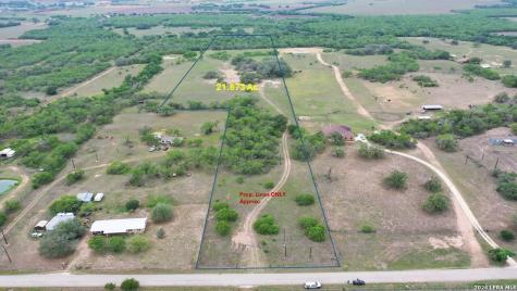 8933 County Road 401 Floresville TX 78114
