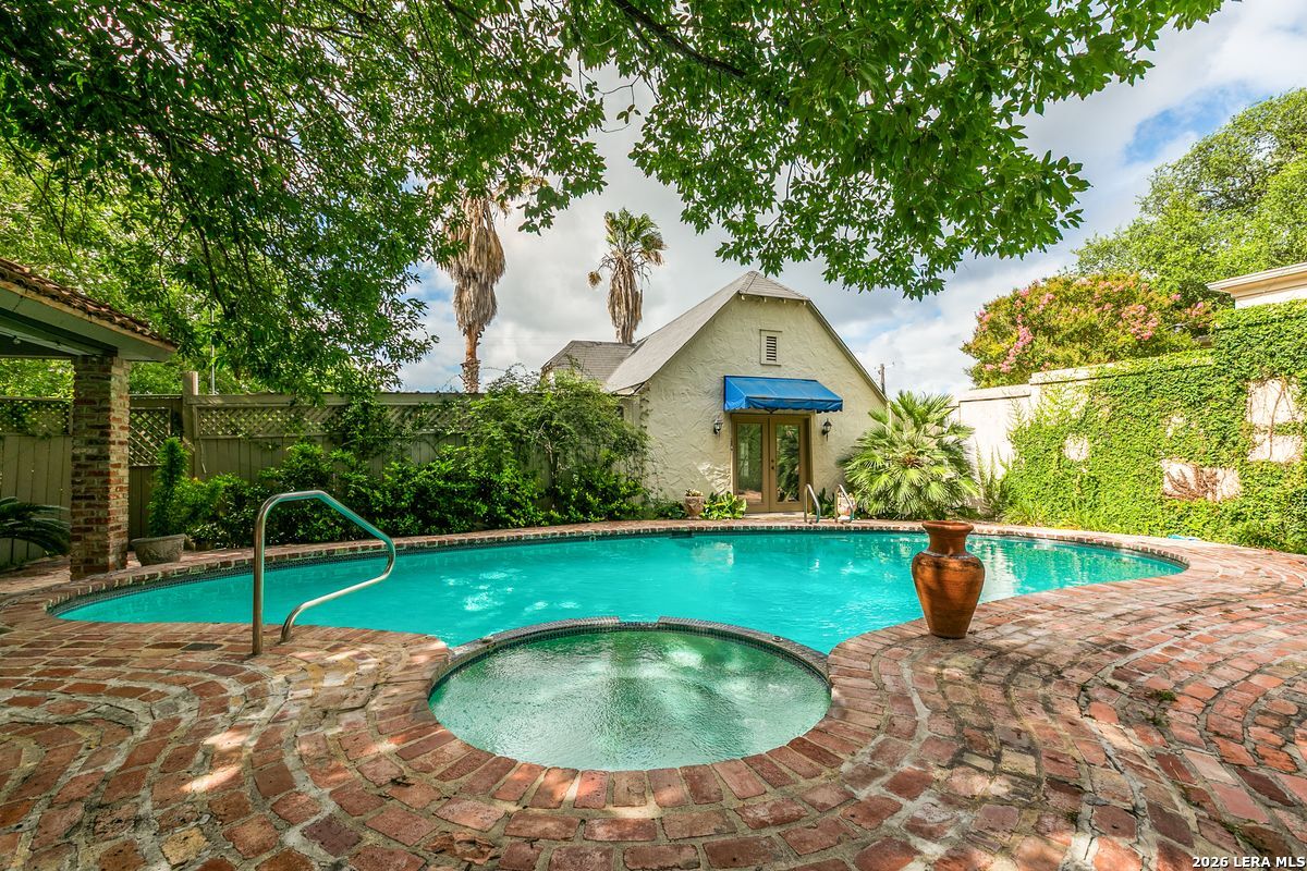 214 Terrell Road Terrell Hills TX 78209