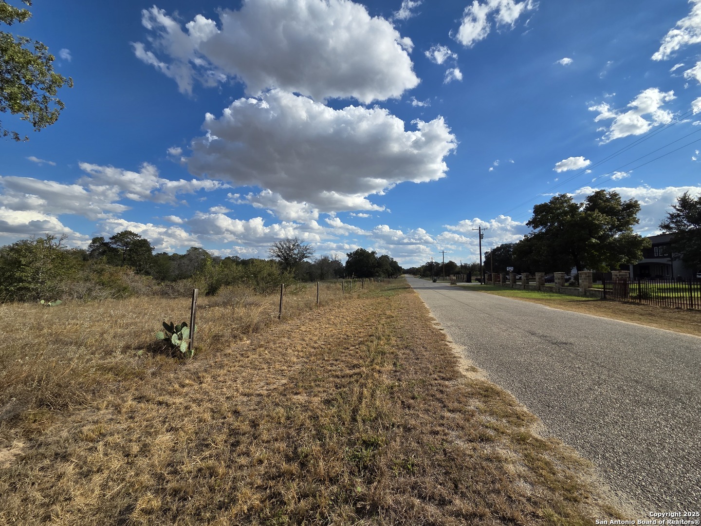 1830 Clear Lake Poteet TX 78065