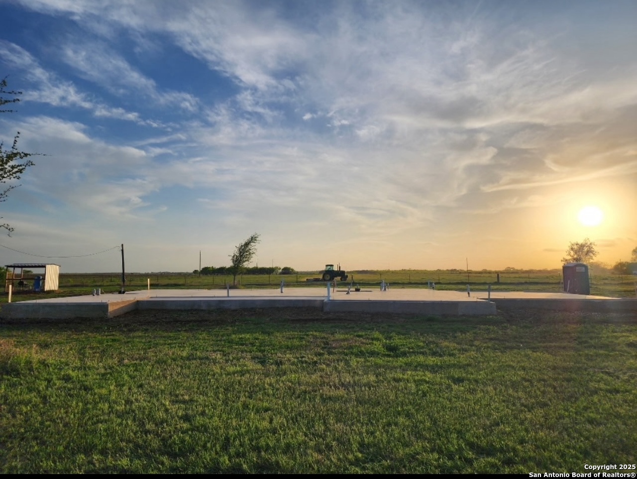 420 Cr 137 Floresville TX 78114