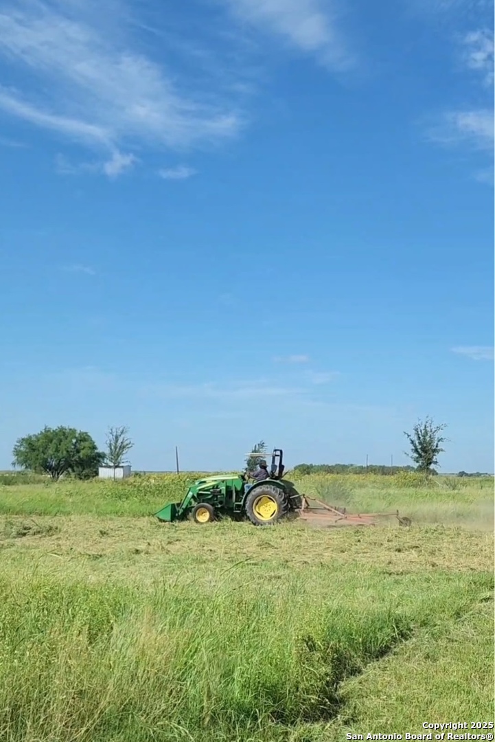 420 Cr 137 Floresville TX 78114