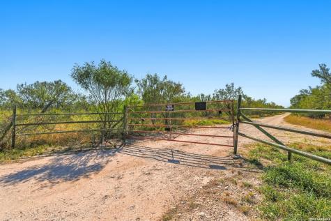 344 Private Road 5000 Uvalde TX 78801