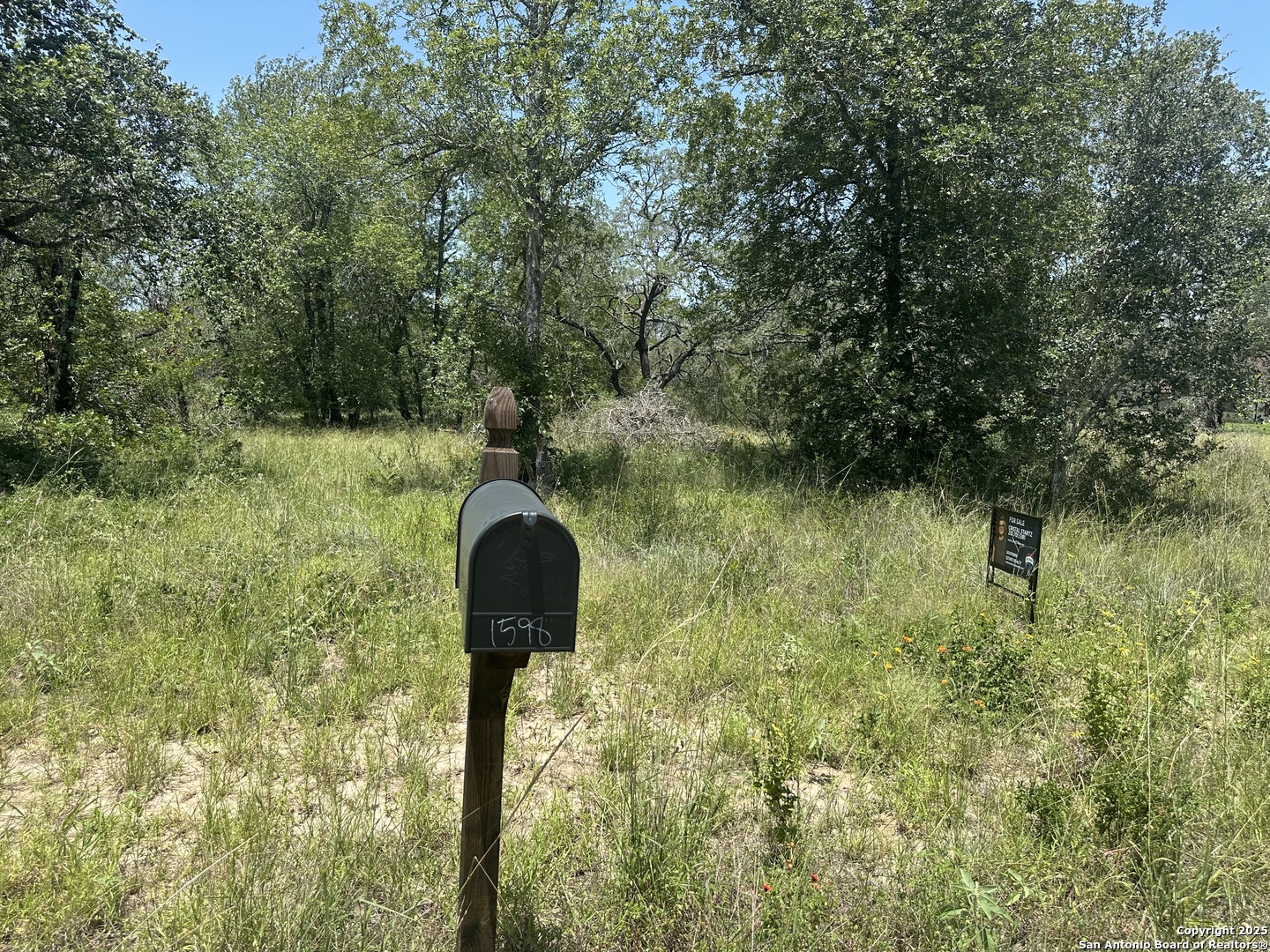 00 Clear Lake Loop Poteet TX 78065