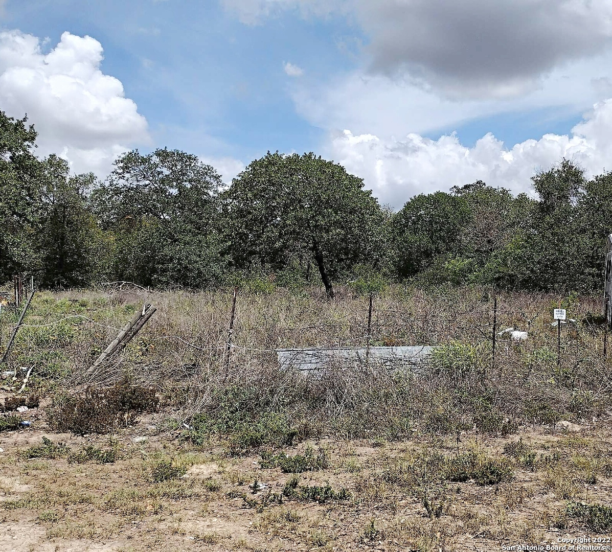 82 E Mockingbird Drive Somerset TX 78069