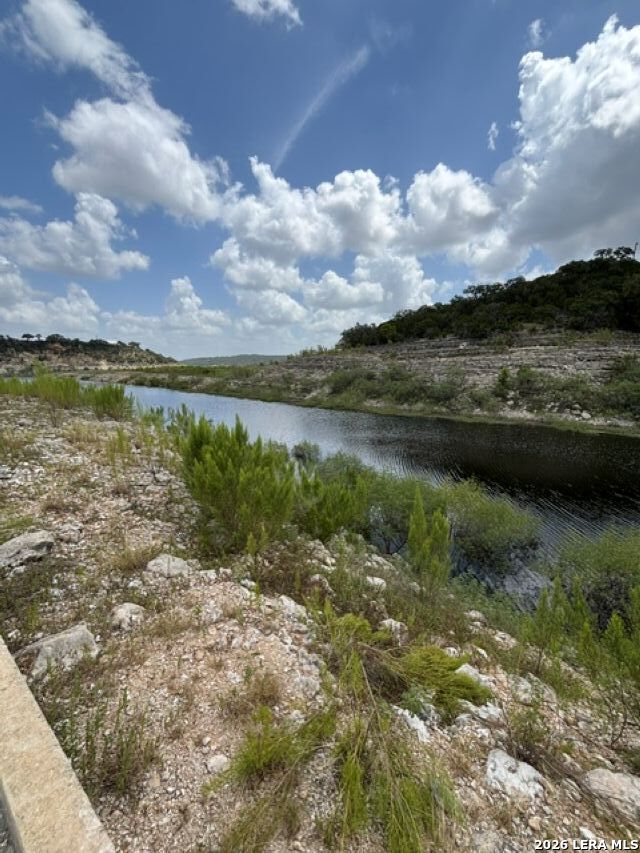 Lot 37 Pr 2532 Mico TX 78056