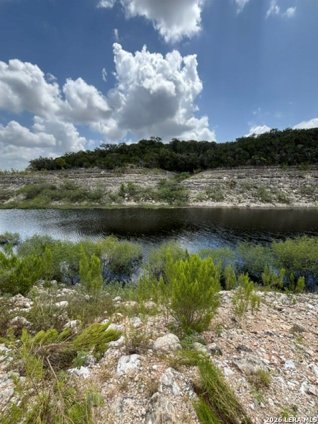 Lot 37 Pr 2532 Mico TX 78056