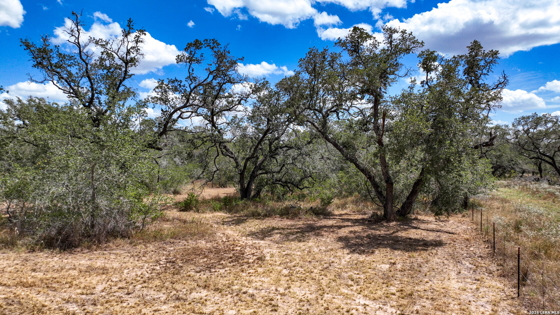 20 Clear Lake Loop Poteet TX 78065
