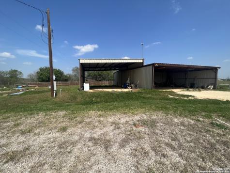 6144 Fm 1682 Leesville TX 78122