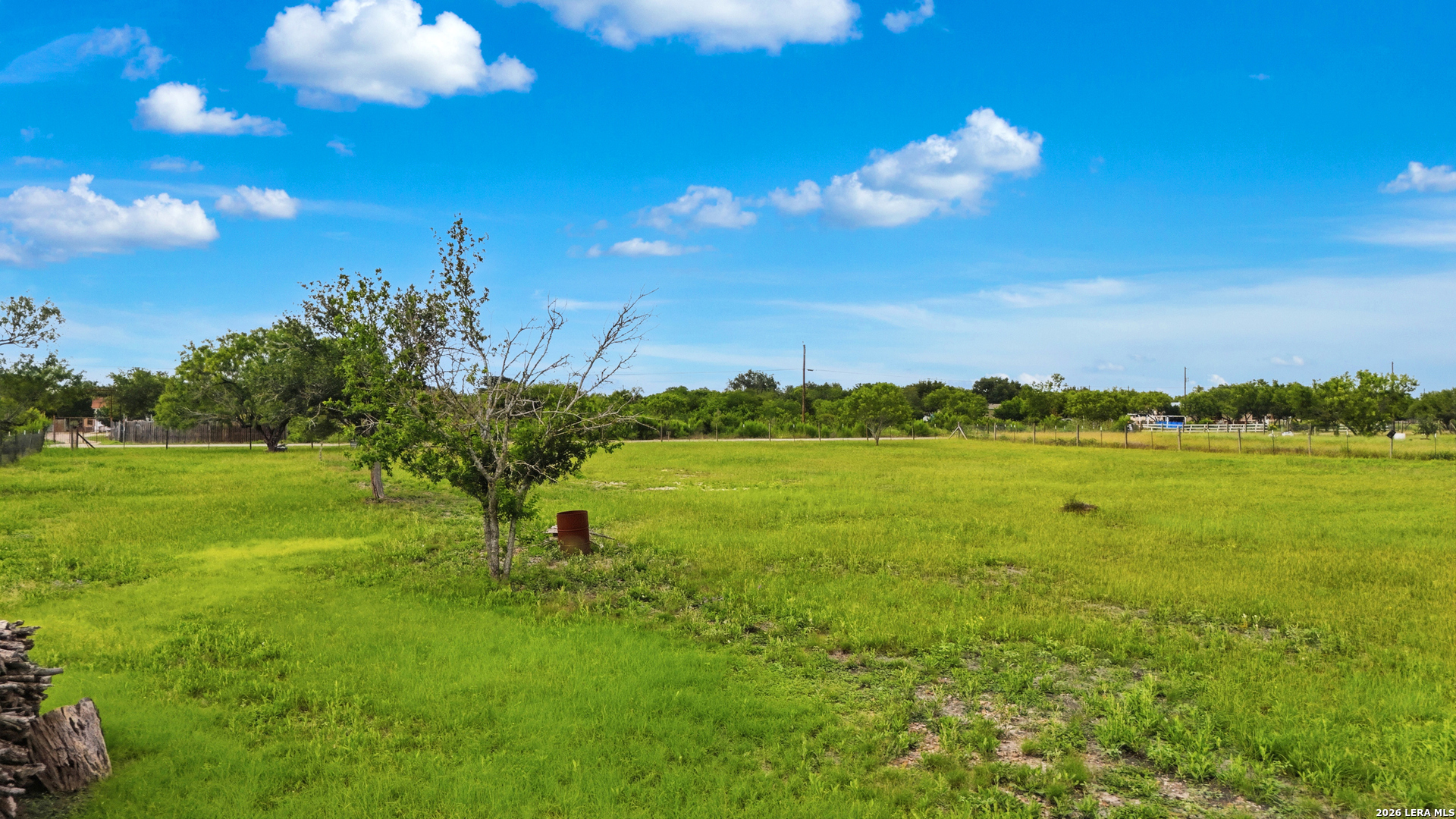 4647 County Road Hondo TX 78861