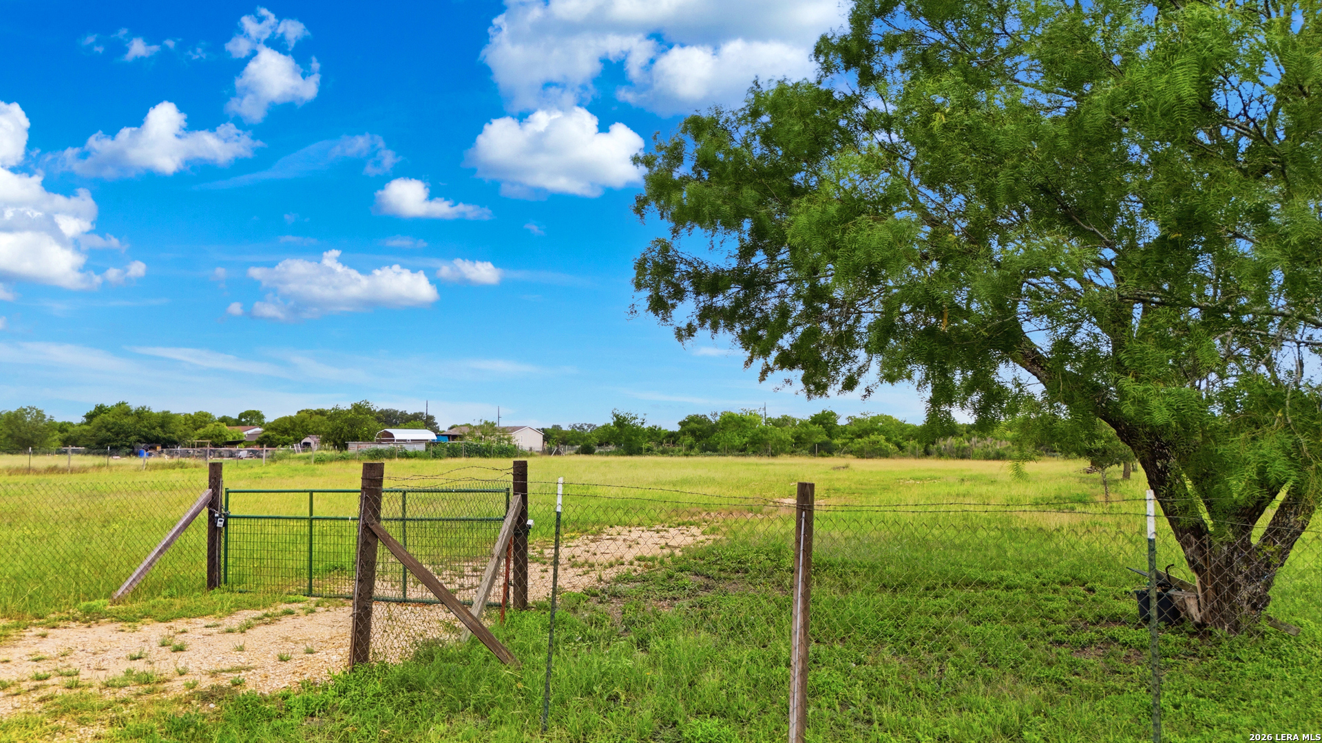 4647 County Road Hondo TX 78861