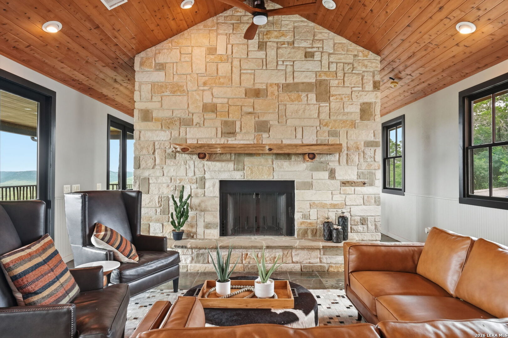 411 S Ridge Drive Concan TX 78838