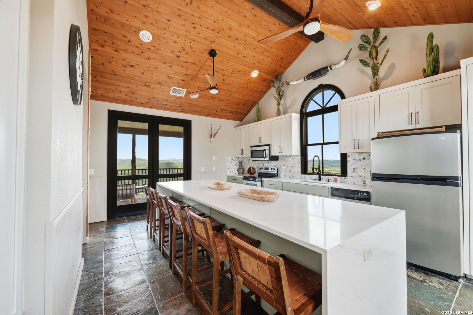 411 S Ridge Drive Concan TX 78838