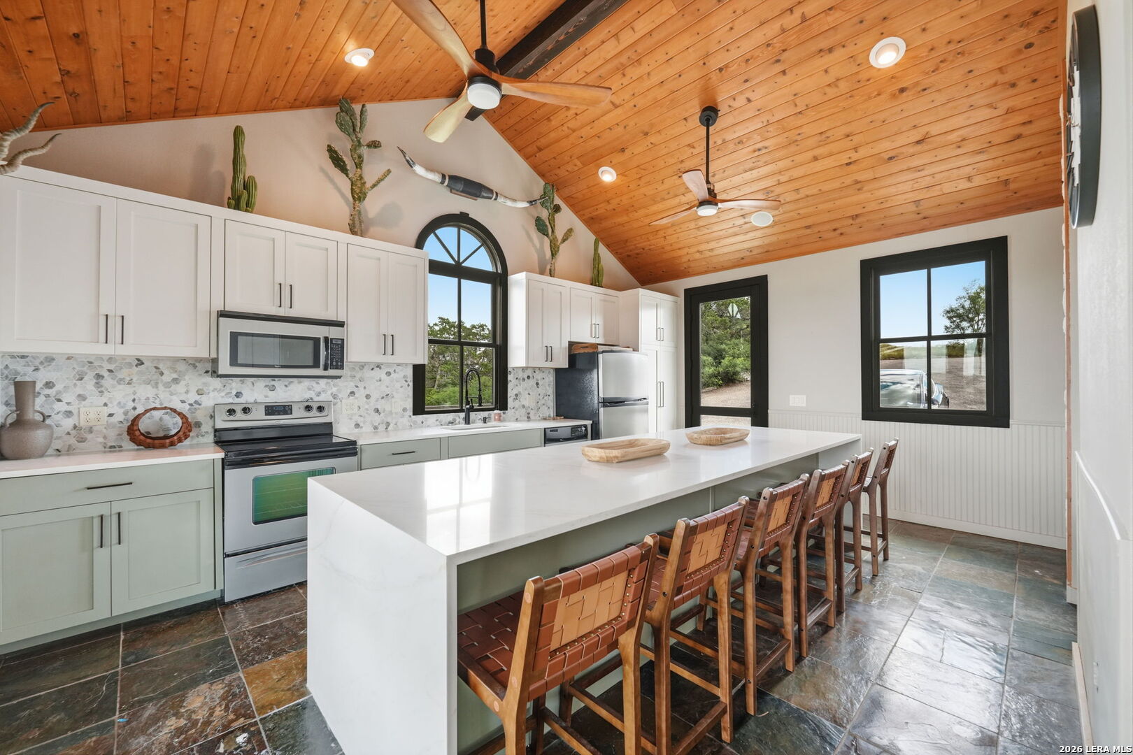 411 S Ridge Drive Concan TX 78838