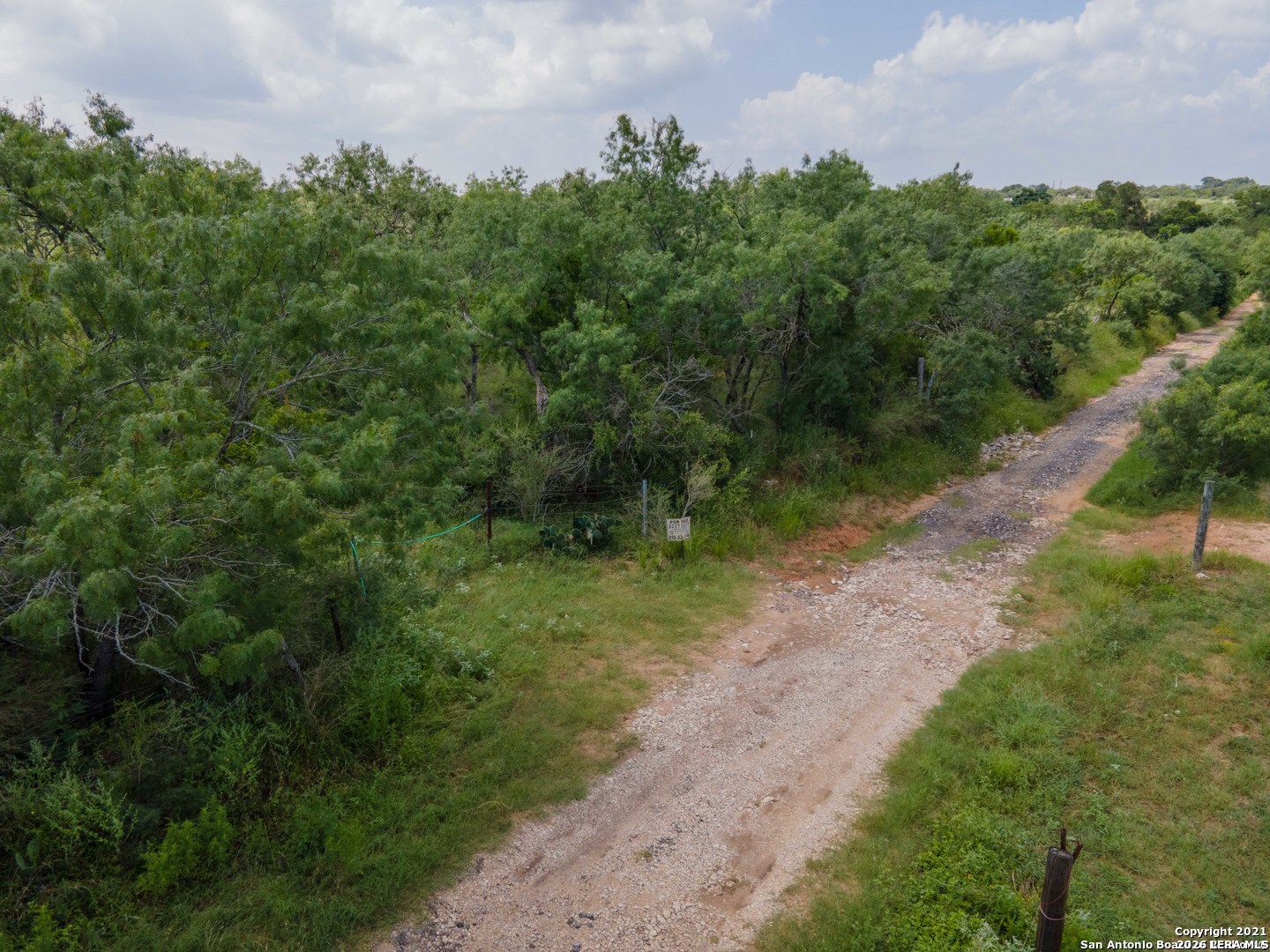 452 Ramos Lane Floresville TX 78114