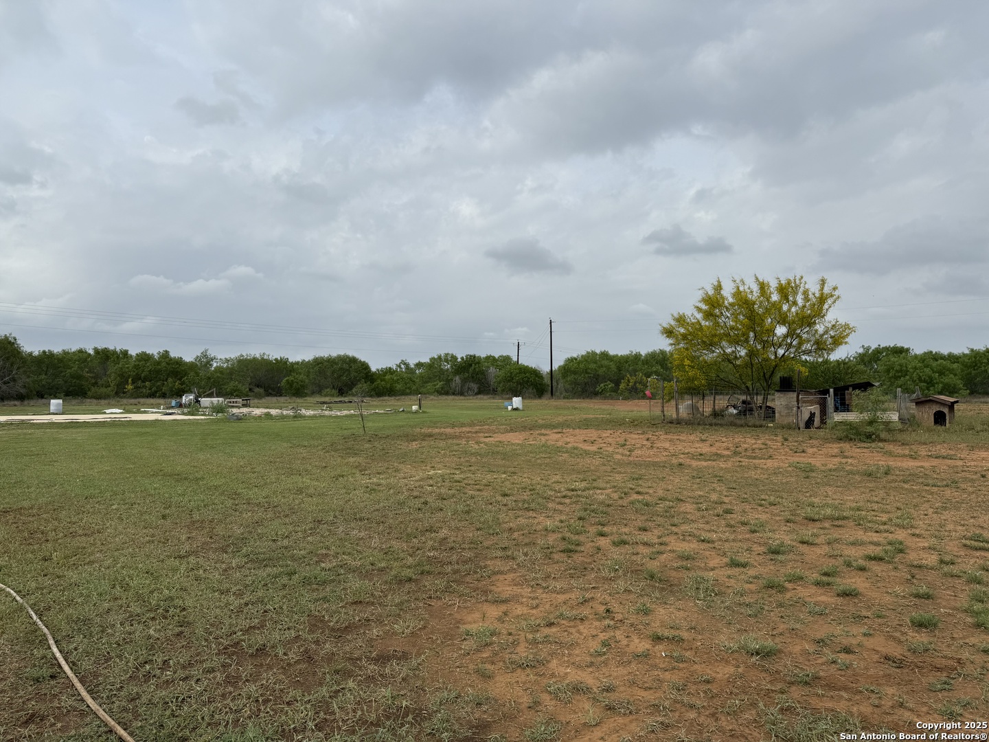 8762 Fm 140 Charlotte TX 78011