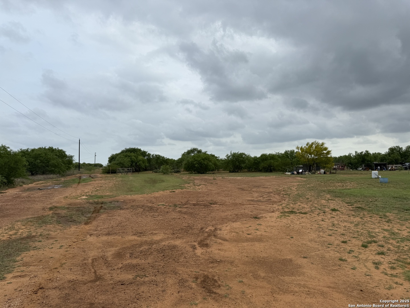 8762 Fm 140 Charlotte TX 78011