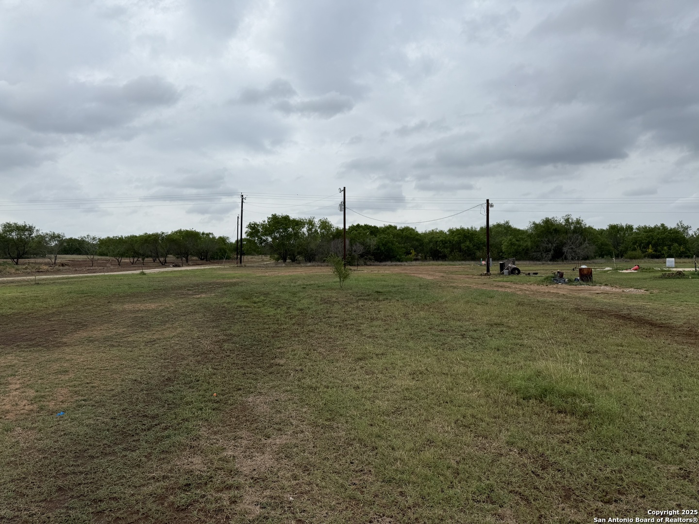 8762 Fm 140 Charlotte TX 78011