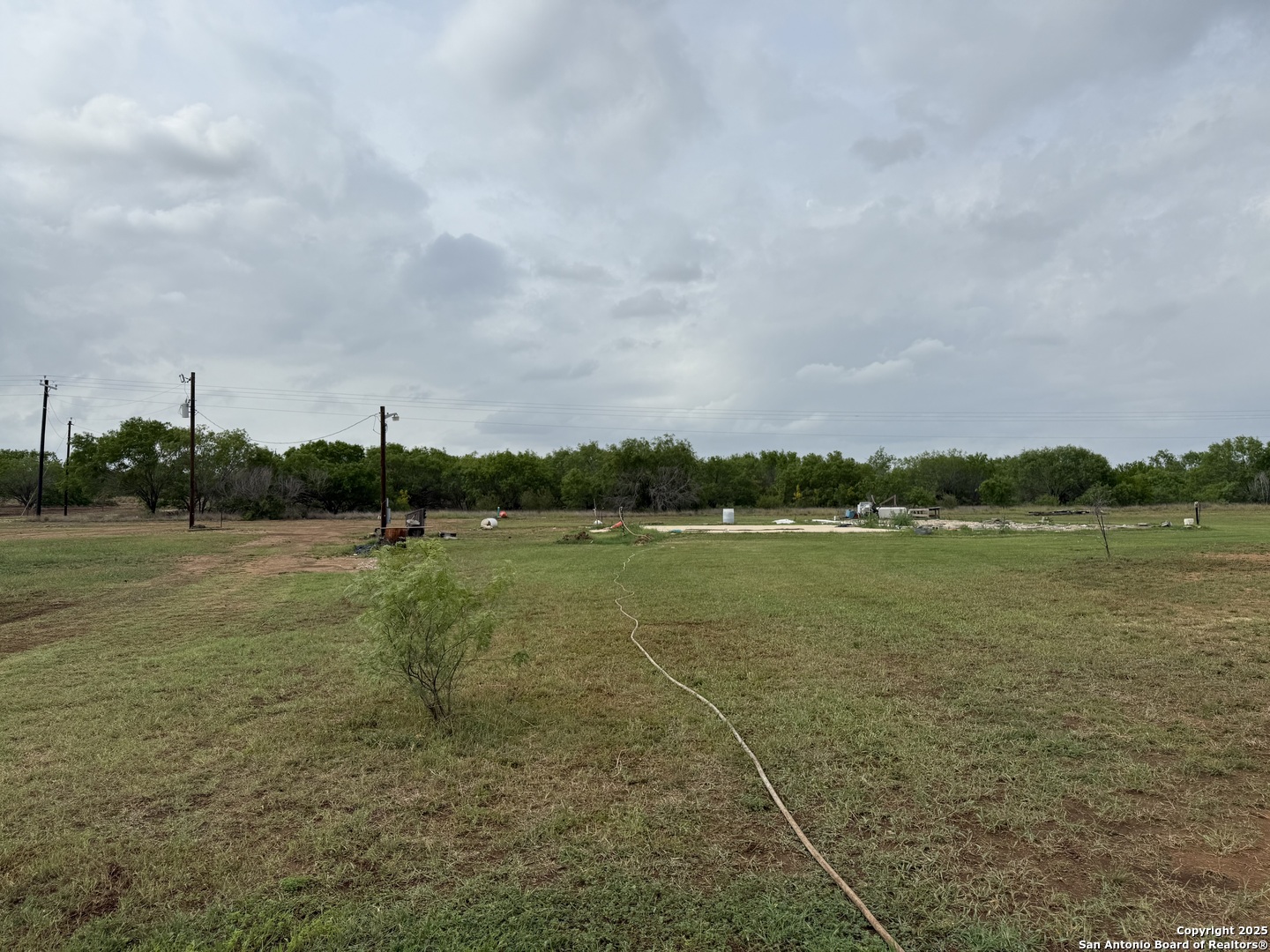 8762 Fm 140 Charlotte TX 78011