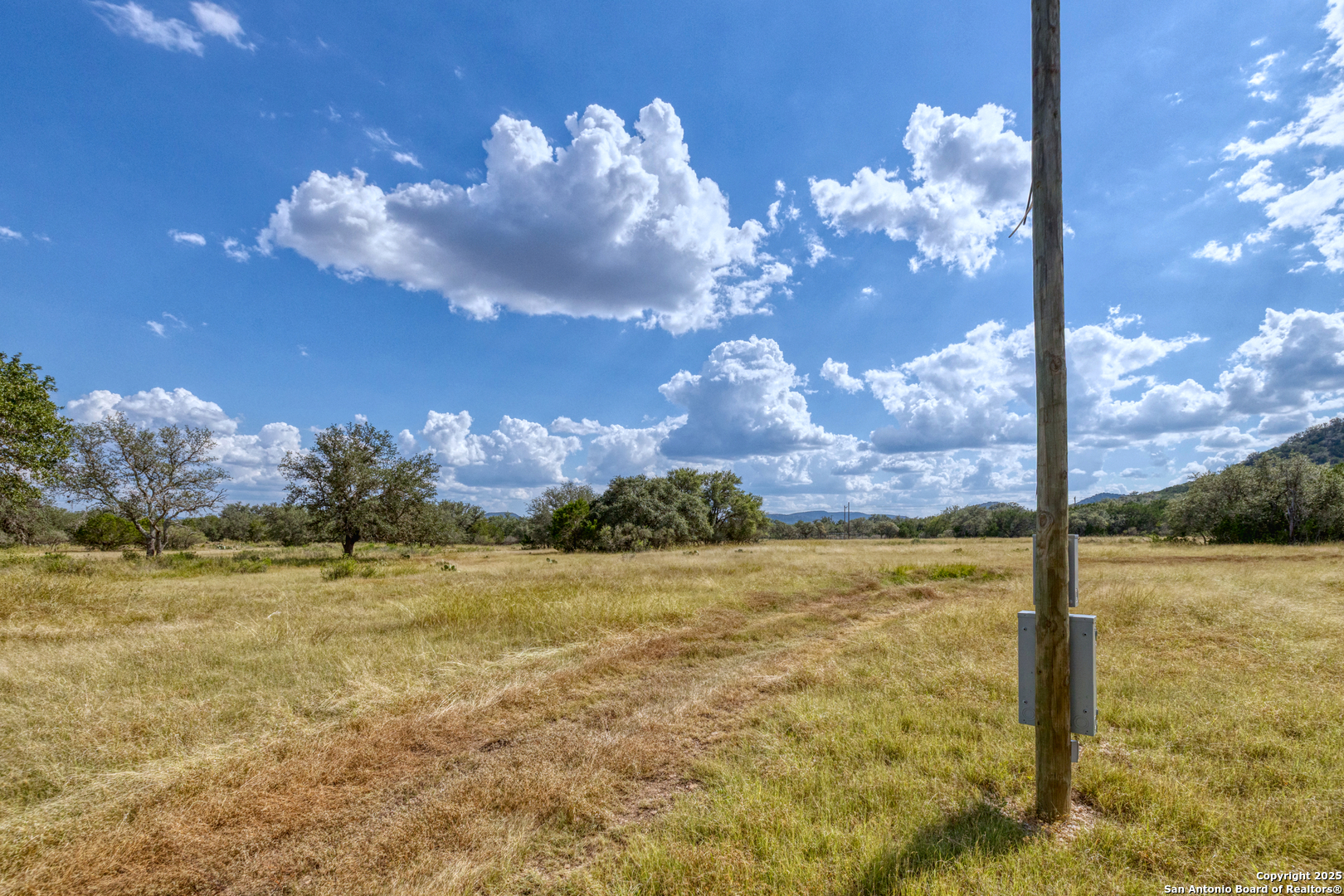 2554 Cr 380 Barksdale TX 78828