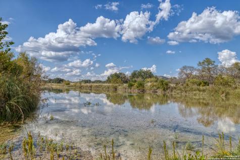2554 Cr 380 Barksdale TX 78828
